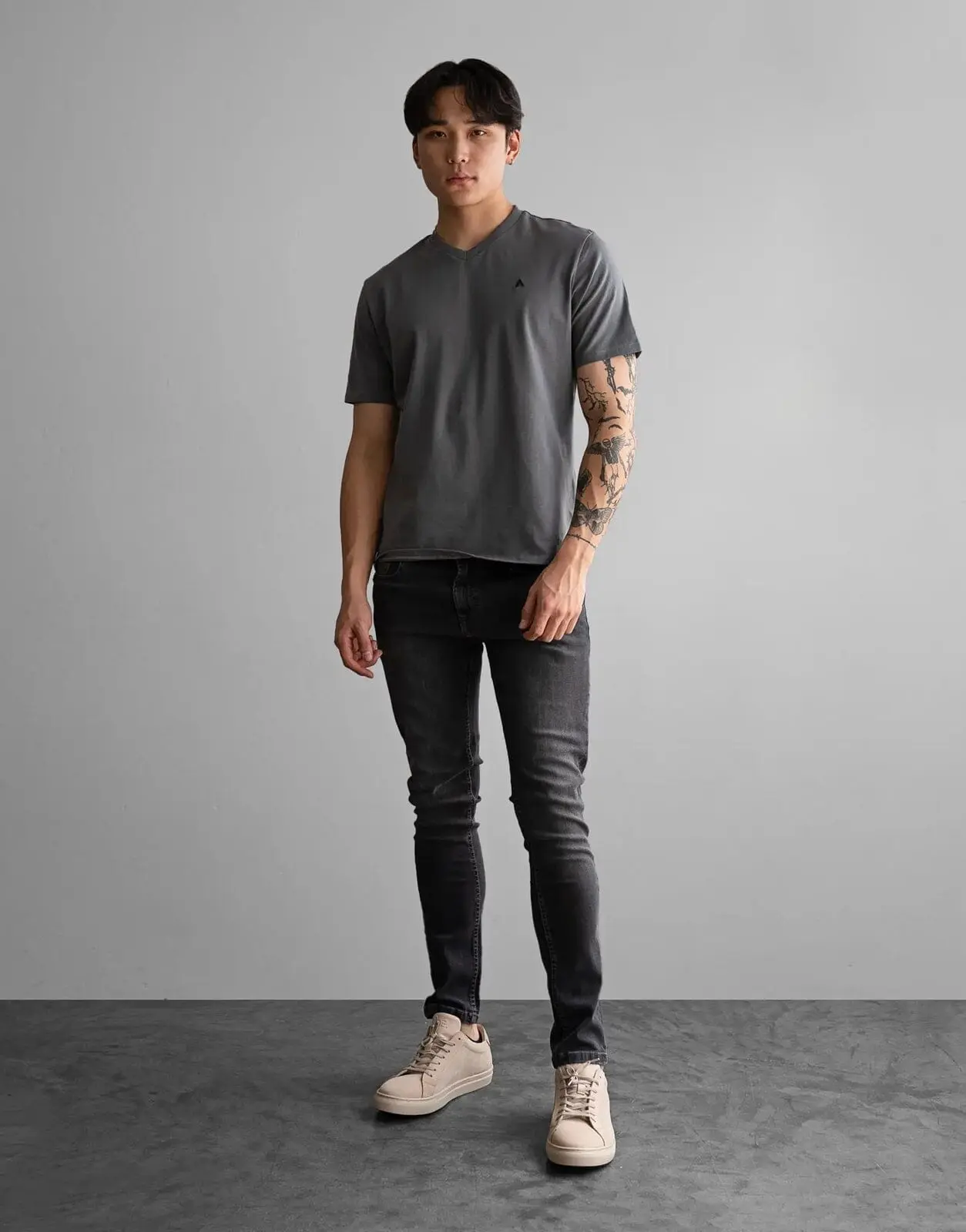 Fade Icon V-Neck Grey T-Shirt - Image 4